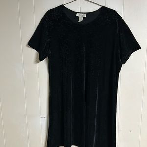 Woman’s 2X velour dress